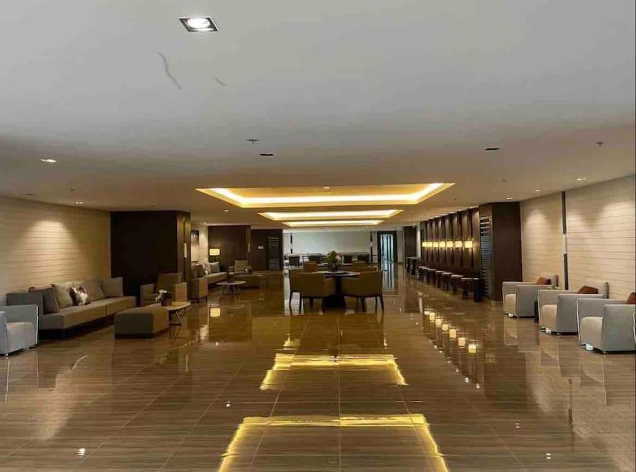 Apartment In Air Residences, Makati With Wifi, Netflix, Pool, Mall And More Manille Extérieur photo